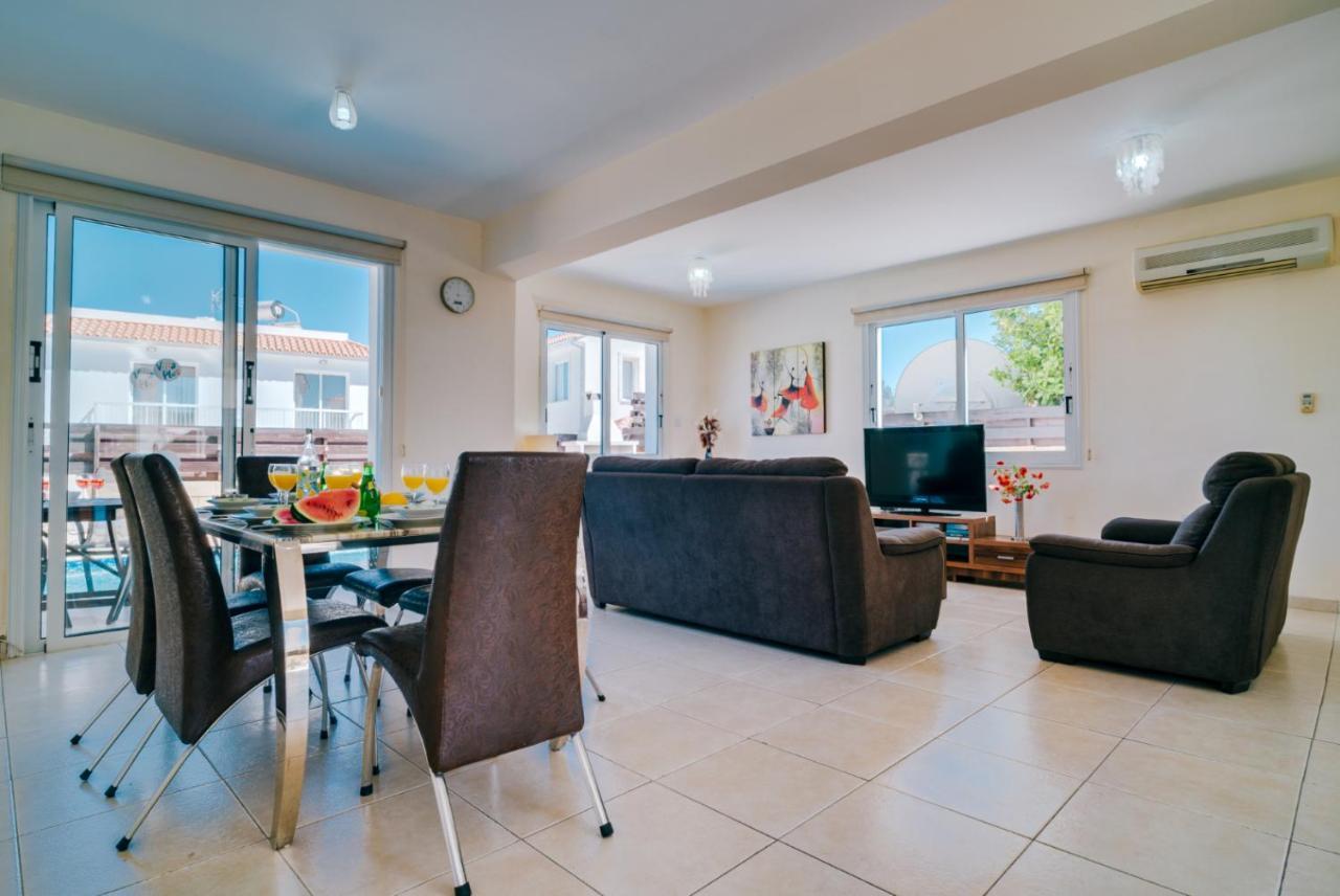פרוטאראס Villa Karisa מראה חיצוני תמונה
