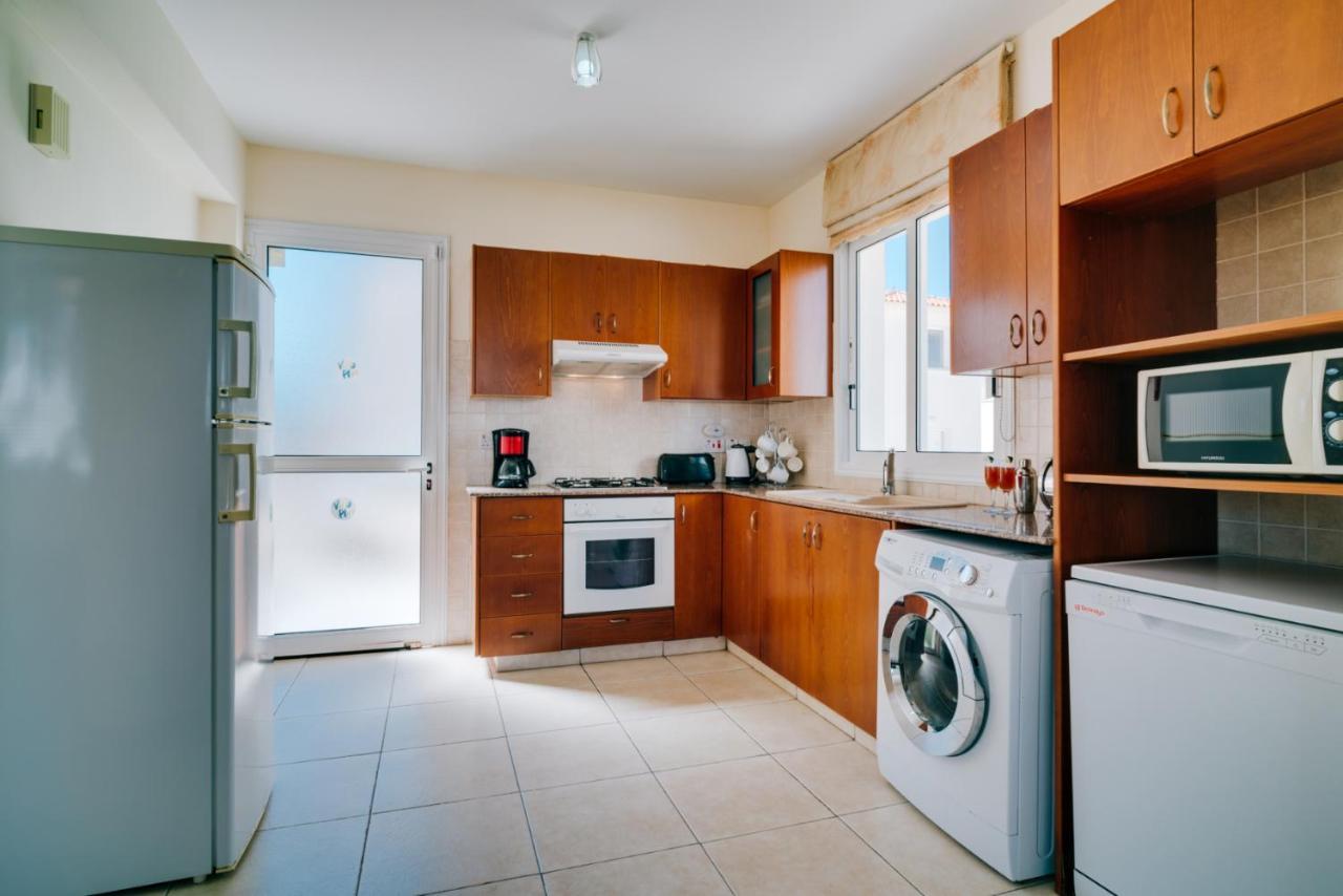 פרוטאראס Villa Karisa מראה חיצוני תמונה